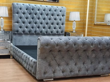 chesterfield sleigh bed with buttoned Headboard - 0